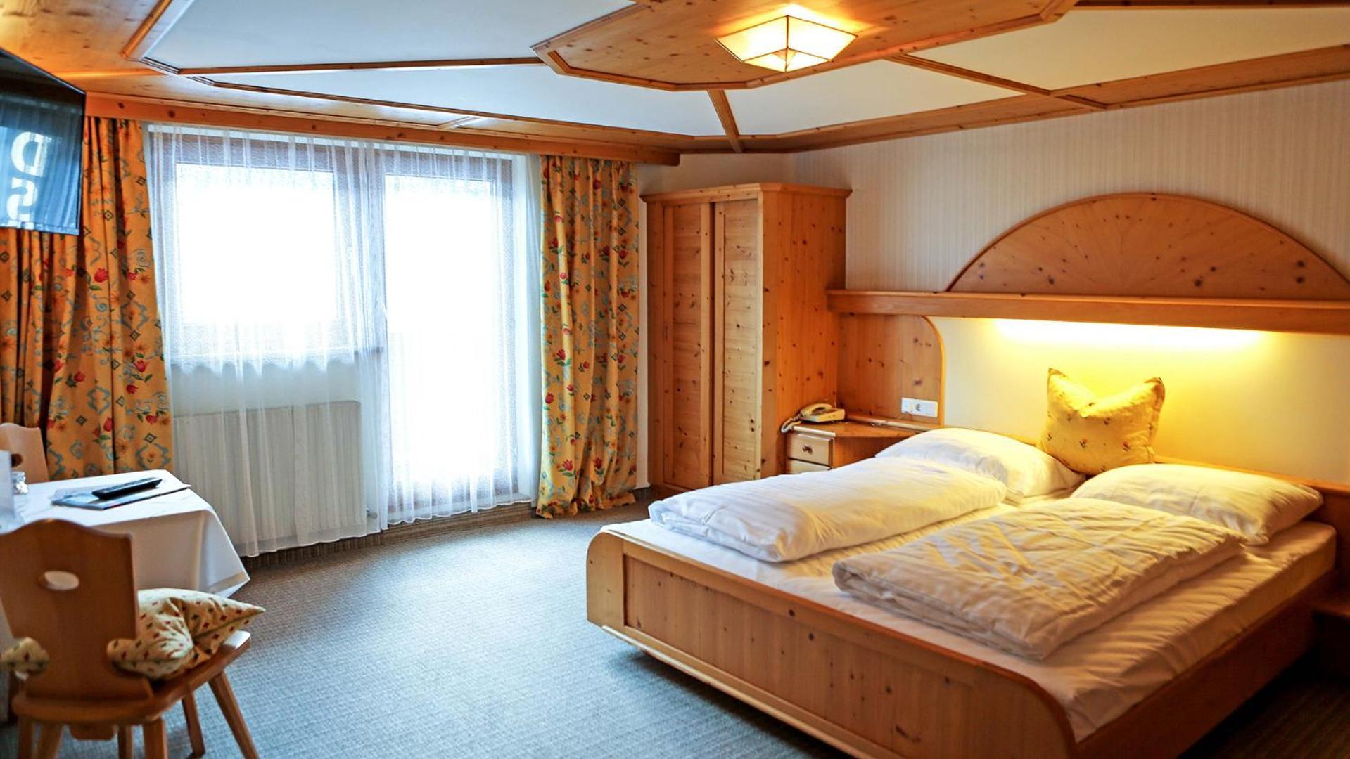 Gasthof Pension Madseiterhof Tux Exteriör bild